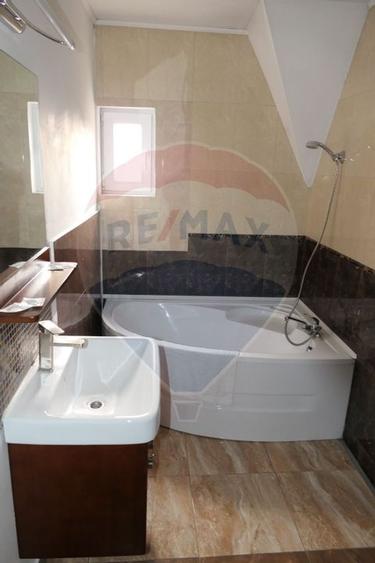 Vila cu 10 camere de vanzare in zona Centrala - 24