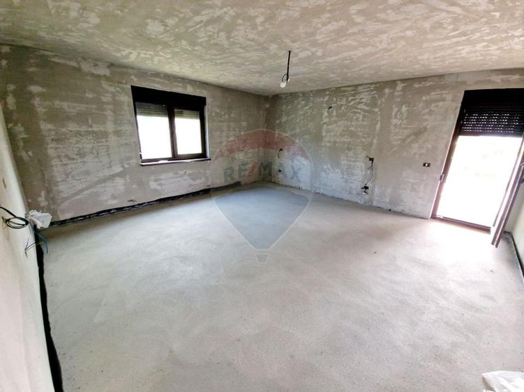 Casă spațioasă S+P+1E+M și teren generos 1664 mp - 16