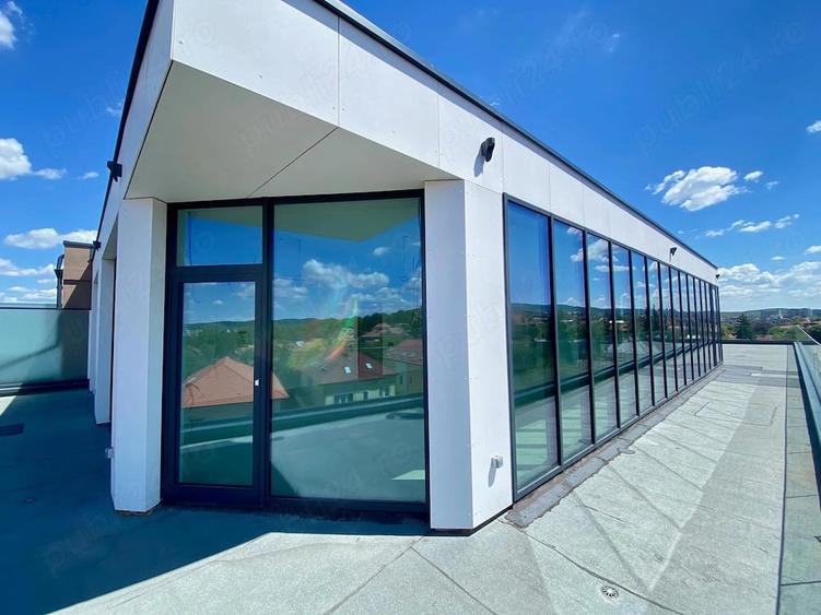 Apartament cu 3 camere semidecomandat în Calea Turzii