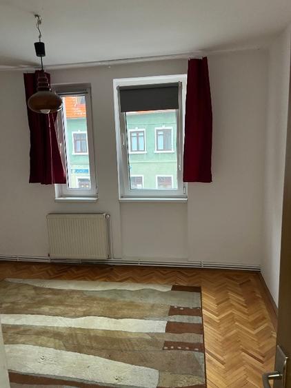 Persoană fizică ofer spre închiriere apartament 3 camere ultracentral - 3