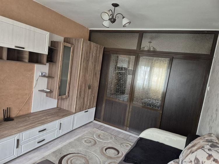 Inchiriez apartament doua camere - 7