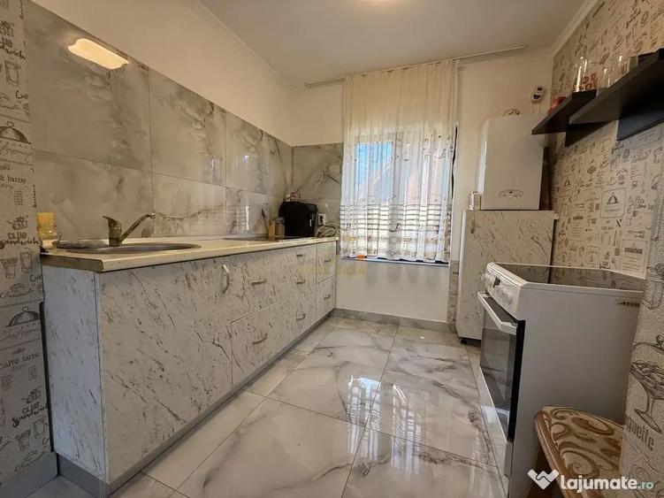 De Vanzare 2 Case In Curte Titulescu/Strada Crinului Tere... - 1