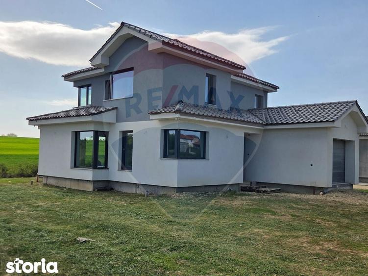 Casa deosebita cu 4 dormitoare in Cihei - 1