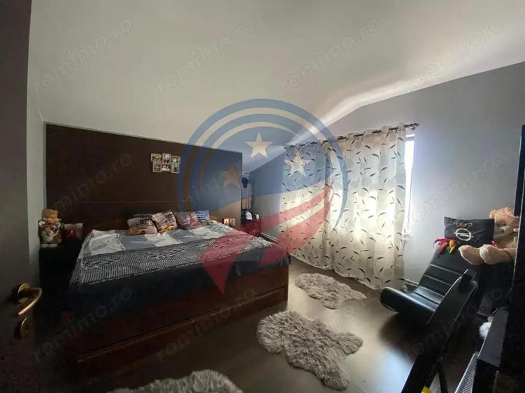 CASA DEOSEBITA APROAPE DE PROMENADA IN EUROCARTIER - 3