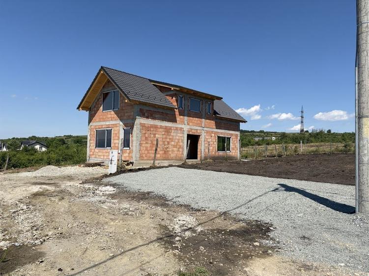 Casa de vanzare la periferia Sibiului - 6