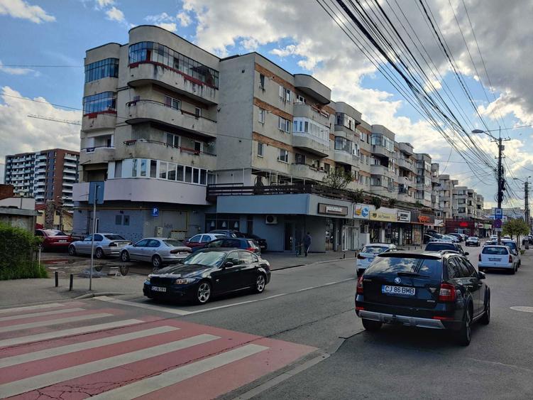 De Inchiriat- Zona Iulius- Str Dunarii nr. 26 -Cartier Intre Lacuri - 1