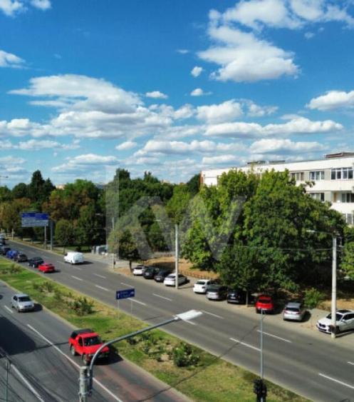 Apartament 4 camere, 1 Mai , Insula, centrala termica, langa - 4