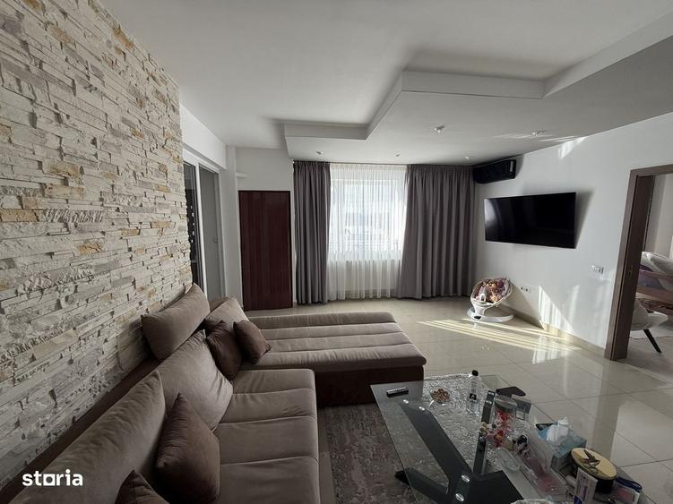 Apartament cu 3 camere decomandat, mobilat în Brătianu