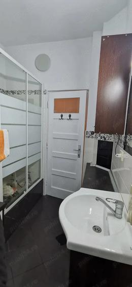 Proprietar- Apartament 2 cam de inchiriat- 2 locuri de parcare gratuite - 5