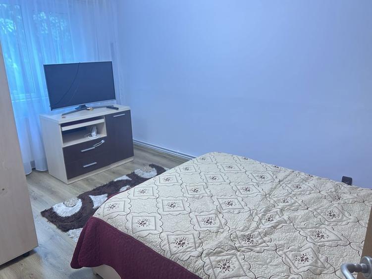 Ap. 4 camere zona de nord 2.500 lei - 2