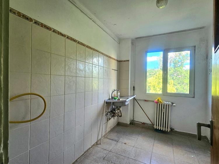 3 camere Gorjului | 5 min Metrou | 66,6 mp | Etaj 4 | Ideal renovare | 89.000E - 2