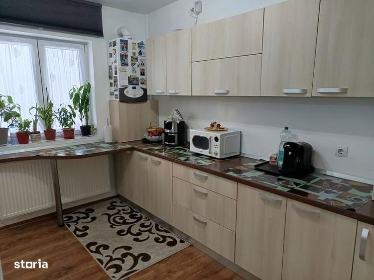 Apartament cu 4 camere de vanzare - 3