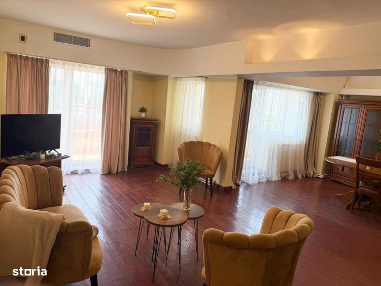 Apartament cu 4 camere în Unirii
