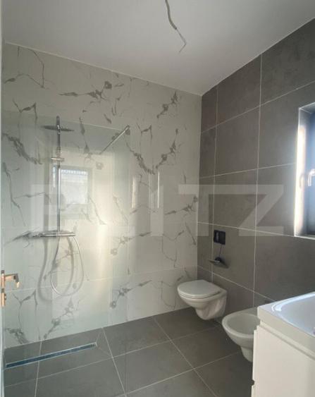 Casa spa?ioasa de vanzare, cu 4 camere, 120 mp, zona Unir - 11