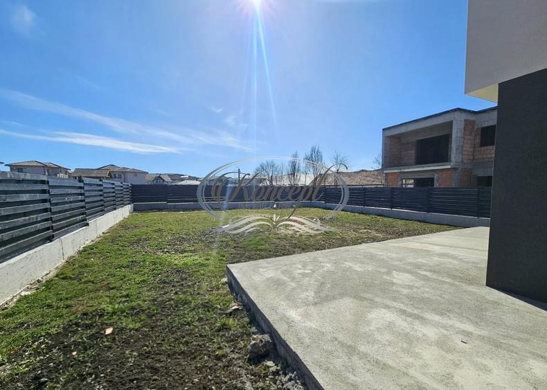 Locuinta moderna cu design cubic si curte plana in Dezmir - 4