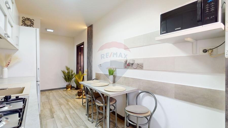 Apartament 3 camere, 2 băi, 2 parcări de vânzare zona Avantgarden 2 - 13