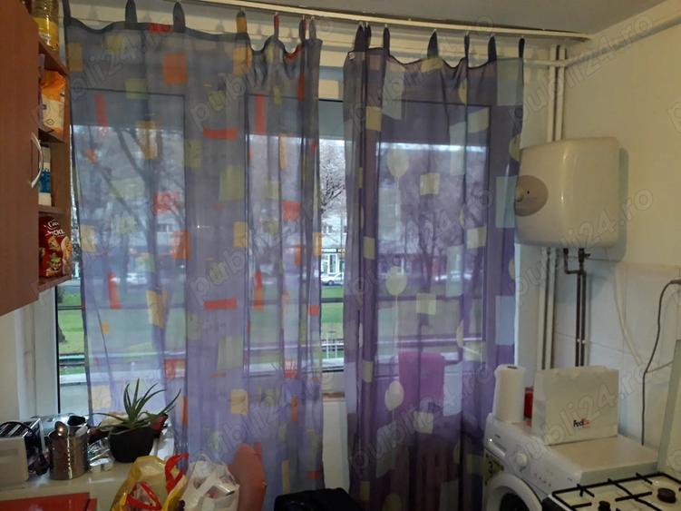 Ap decent 1 cam ultracentral la Podgoria pe Bulevard total mobilat si utilat etaj 1 - 5