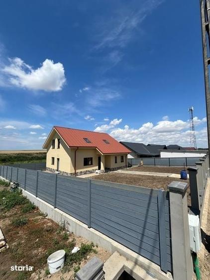 Casă cu 4 camere cu Teren 175 Mp în Odaia Manolache