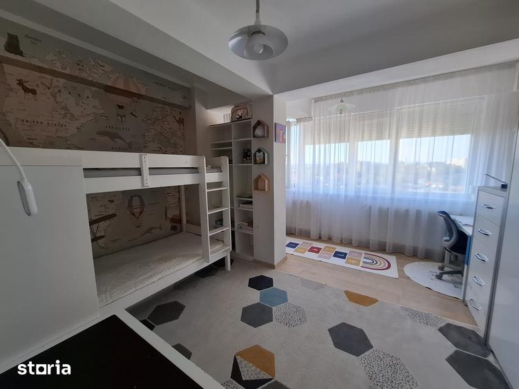 Apartament cu 3 camere decomandat în Tătărași