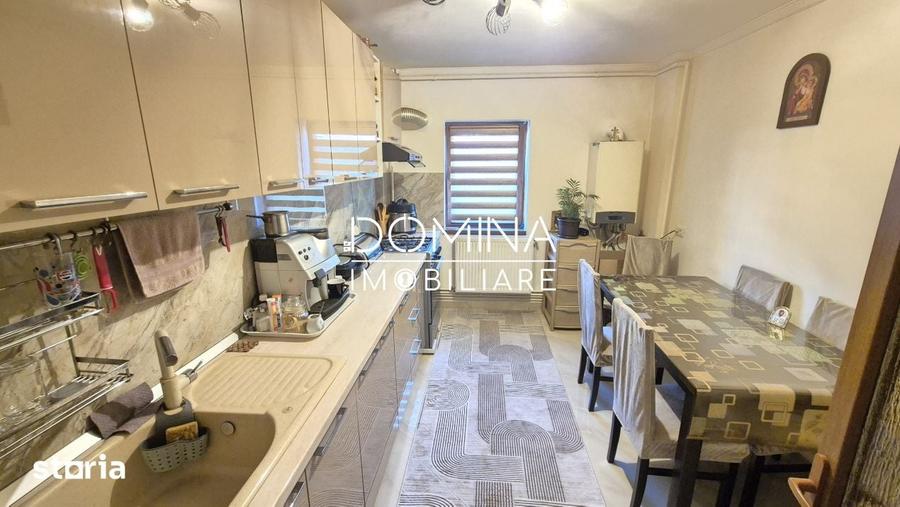 Apartament cu 3 camere decomandat în Teilor