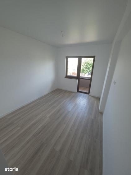 Casă cu 4 camere cu Teren 300 Mp în Domnești