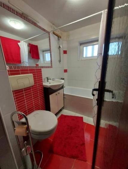 Apartament cu 2 camere decomandat în Boema