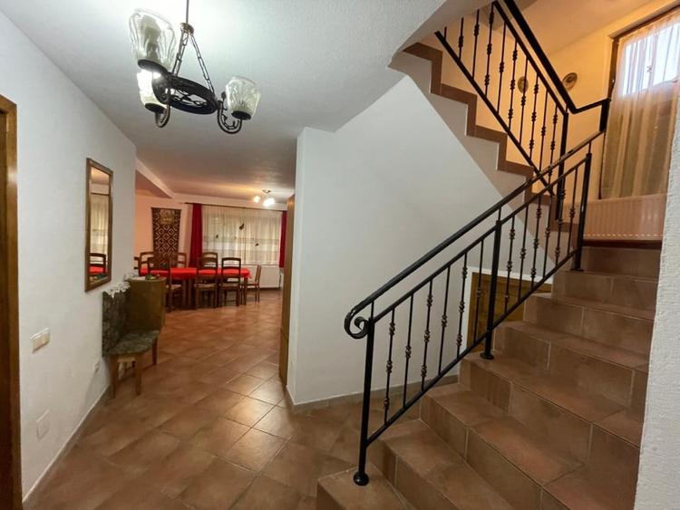Hotel/Pensiune, de 200 mp, în Firiza