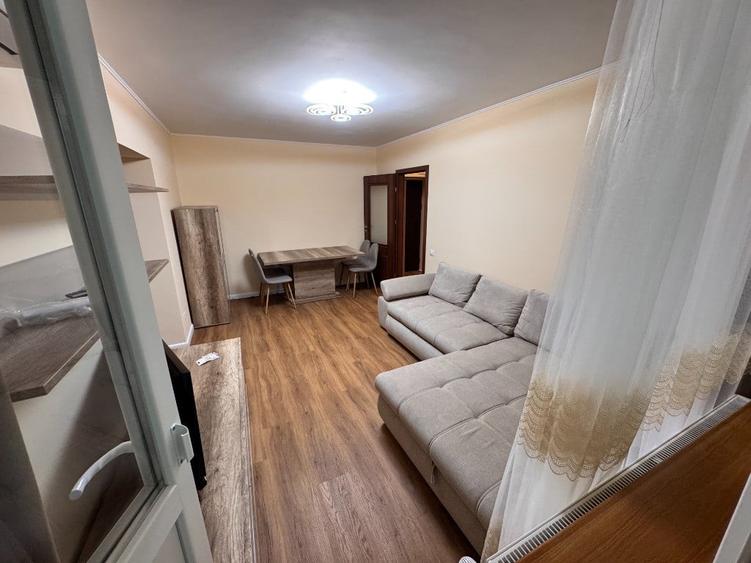 Doua camere, AFI Cotroceni, complet renovat ?i utilat - 2