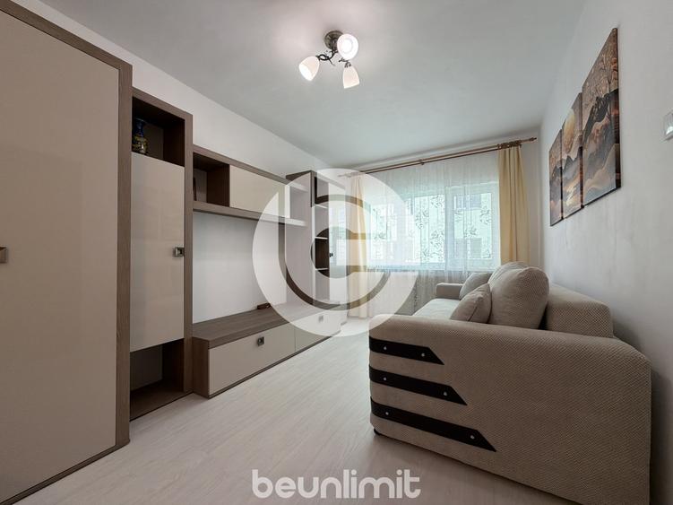 Apartament cu 3 camere decomandat, mobilat în Vasile Aaron