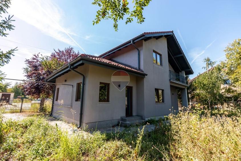 Casă individuală cu 5 camere cu Teren 599 Mp în Corbeanca