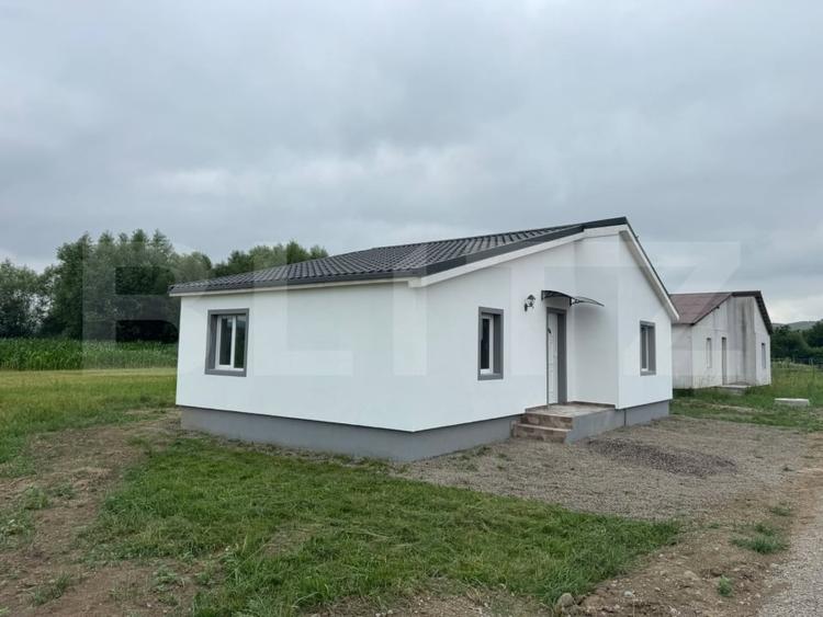 Casă individuală cu 3 camere cu Canalizare în Suseni