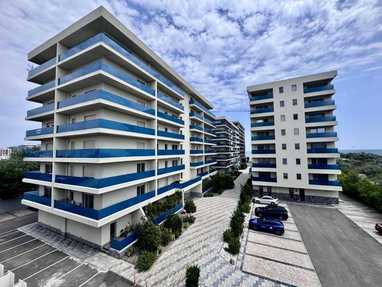 Apartament cu 3 camere decomandat, mobilat în Mamaia-Sat