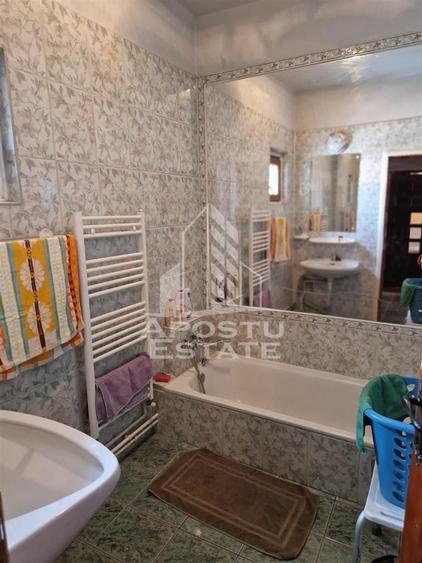 Casa familiala cu spatiu comercial si garaj P+1E+M 720 Mp - 23