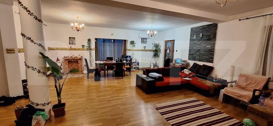 Casa cu 5 camere, 240 mp, zona-Lazuri
