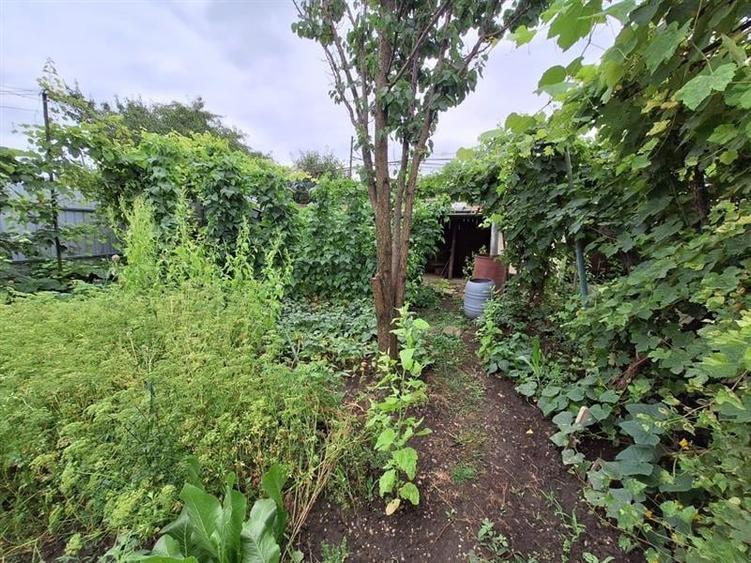 Casa batraneasca ,3 camere , teren 500 mp,zona CFR - 14