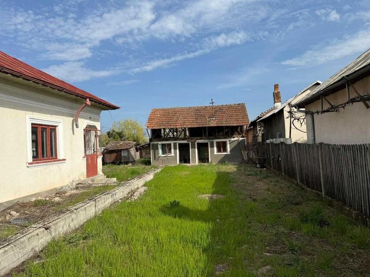 Casă cu 4 camere în Gura Foii