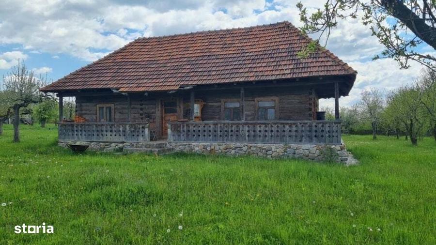 Casă cu 4 camere în Albești