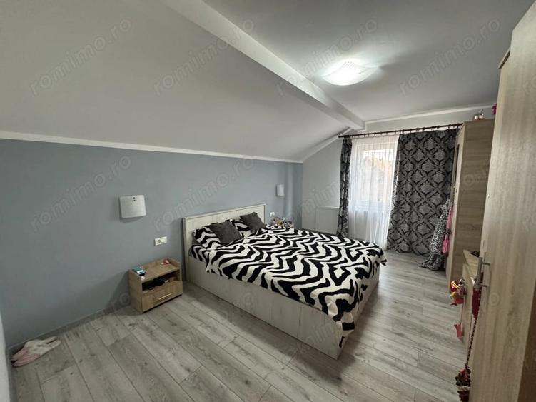 Casă cu 4 camere cu Teren 500 Mp în Sânmihaiu Român