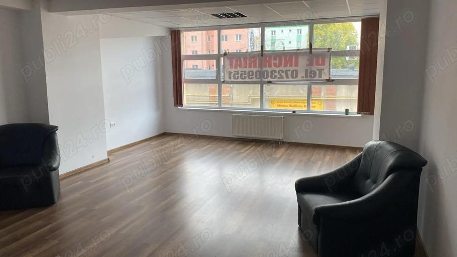 Inchiriez spatiu birouri , open space, in cladirea Registrului Comertului et.1 ,44 mp - 3