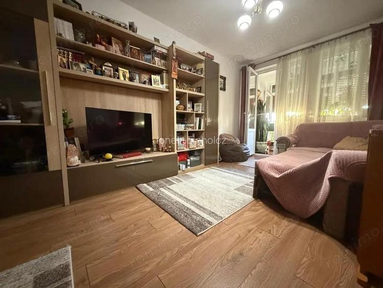 Apartament luminos, 2 camere, decomandat, etaj 8 din 10 - Sagului