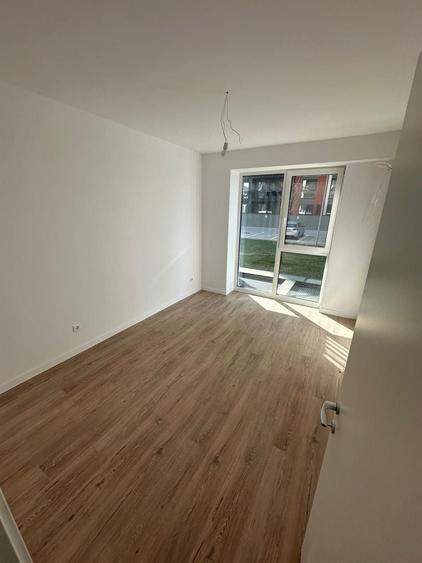Apartament cu 3 camere decomandat în Theodor Pallady