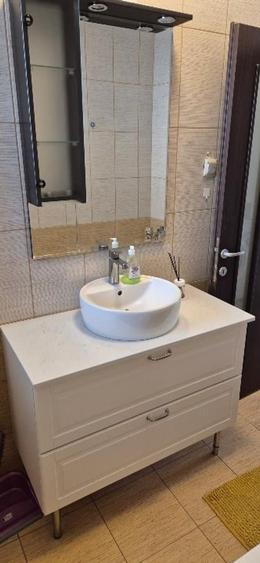 Apartament cu 3 camere semidecomandat, mobilat în Lujerului