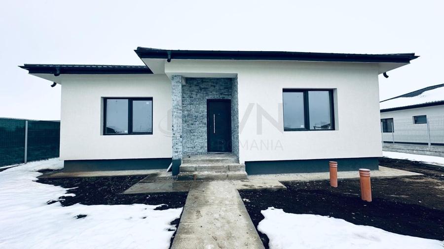 REV2004628 Vila cu pompa de caldura sipanouri solare - 1