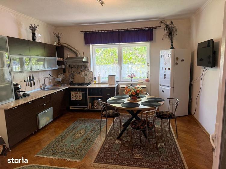 Casă cu 4 camere în Titulescu