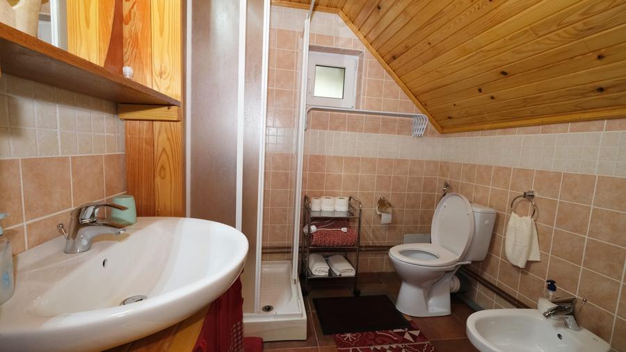 Casă individuală cu 16 camere cu Canalizare în Cheia