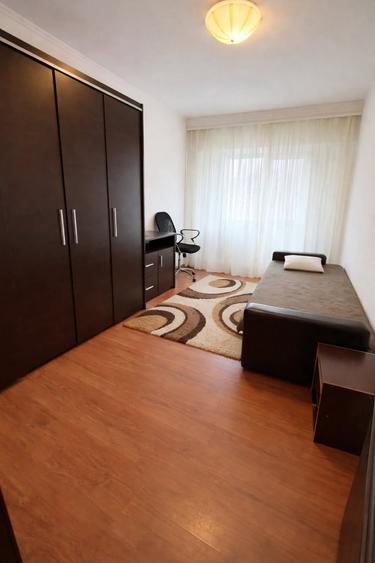 Ocazie - 3 Decomandate Central -Bloc remarcabil - 8