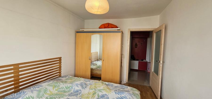 Inchiriez apartament cu 2 camere,decomandat, situat pe B-dul Mihai Viteazu - 6