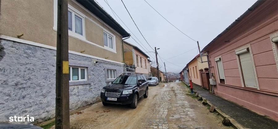 Resita Casa la Pret de Apartament,Parter, Etj 1 si Pod, Zona Muncitore - 4
