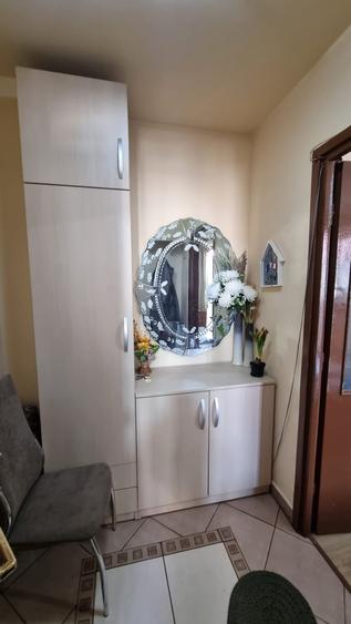 Apartament 2 camere centru etaj 3 - 10