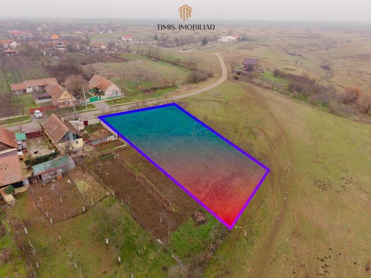 Teren Ianova 1200 mp, vatra satului | asfalt, utilitati | Comision 0% - 7